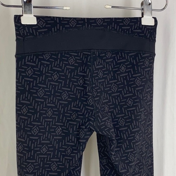 LUCY XS Hatha PowerMax Black Gray Capri Legging - Picture 5 of 7